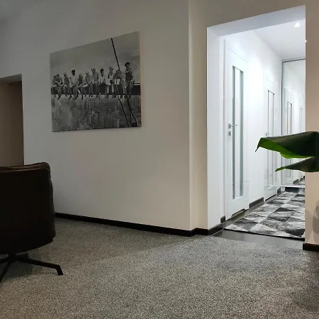 Leonardo Apartament *